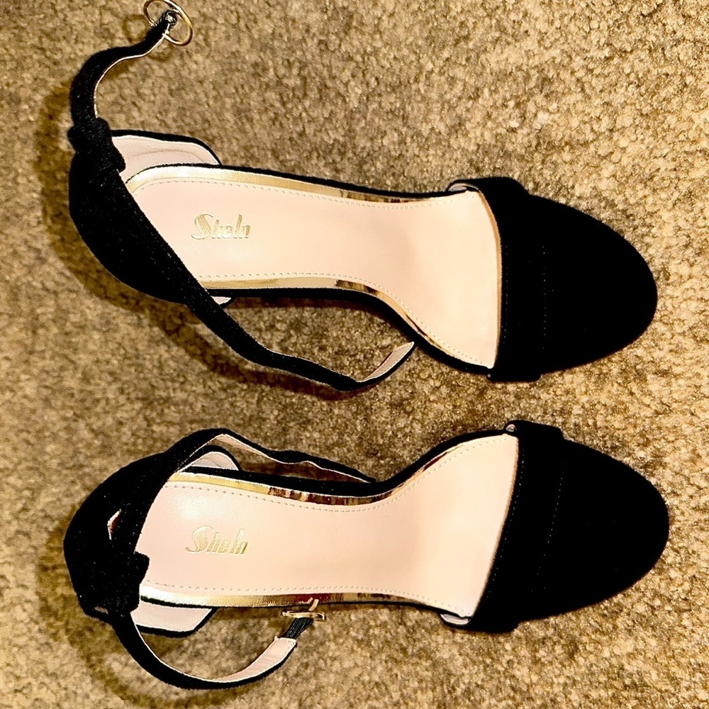 Women's black stiletto heels with straps| size 7